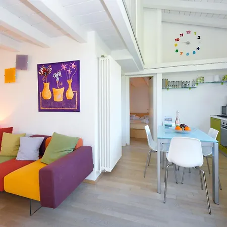 Mgh Family - Acquarius Lake Front Apartment *